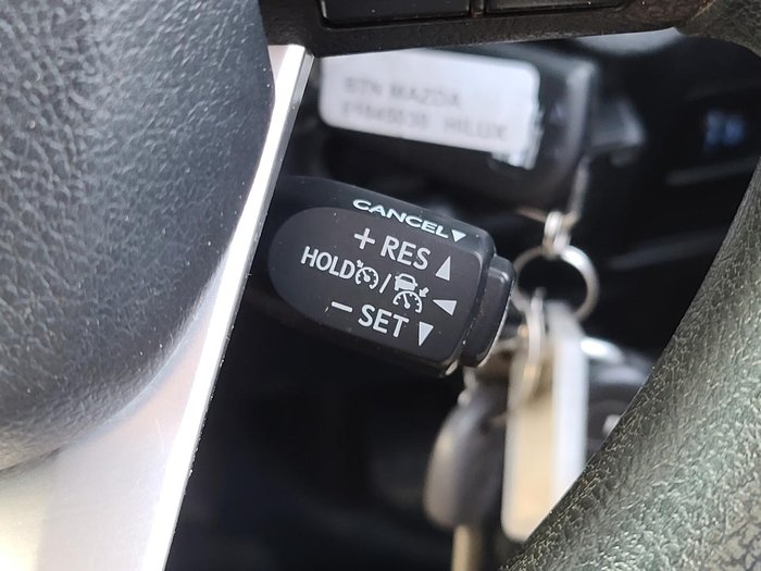 2019 Toyota Hilux SR