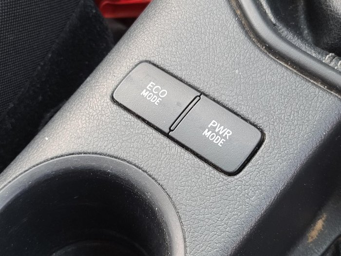 2019 Toyota Hilux SR