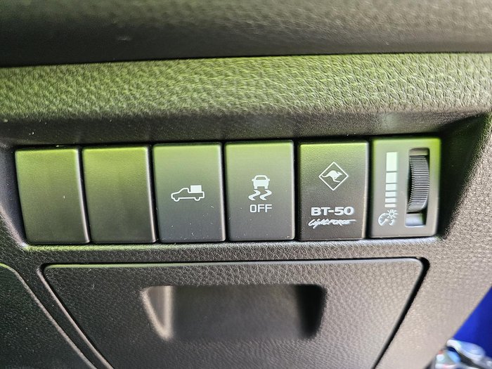 2025 Mazda BT-50 SP