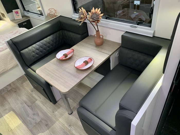 2025 Design RV Odyssey V7-7 Semi Off-Road