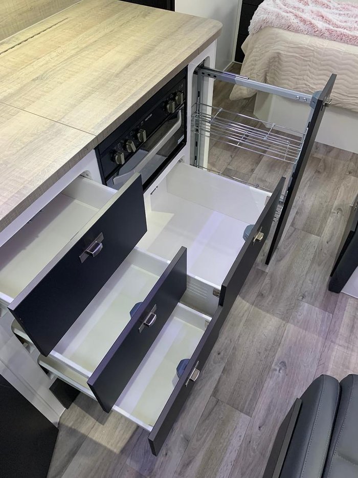2025 Design RV Odyssey V7-7 Semi Off-Road