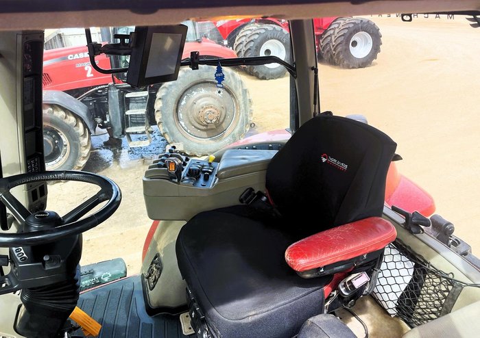 2011 CASE IH Magnum 215 RED