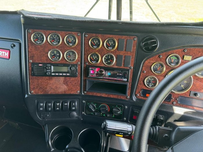 2017 Kenworth T409 - 110T Gcm CHOICE OF 5 UNITS White