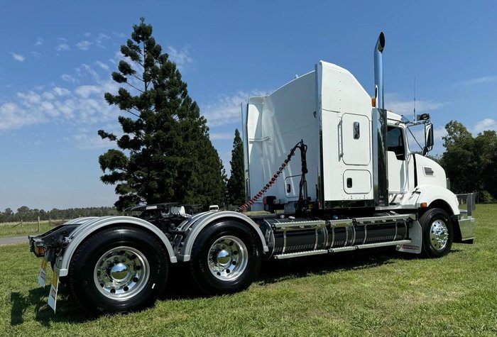 2017 Kenworth T409 - 110T Gcm CHOICE OF 5 UNITS White