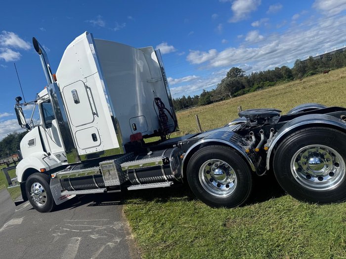 2017 Kenworth T409 - 110T Gcm CHOICE OF 5 UNITS White