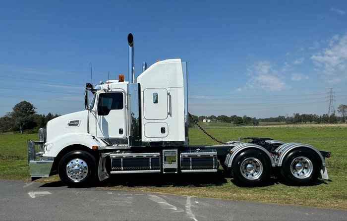 2017 Kenworth T409 - 110T Gcm CHOICE OF 5 UNITS White