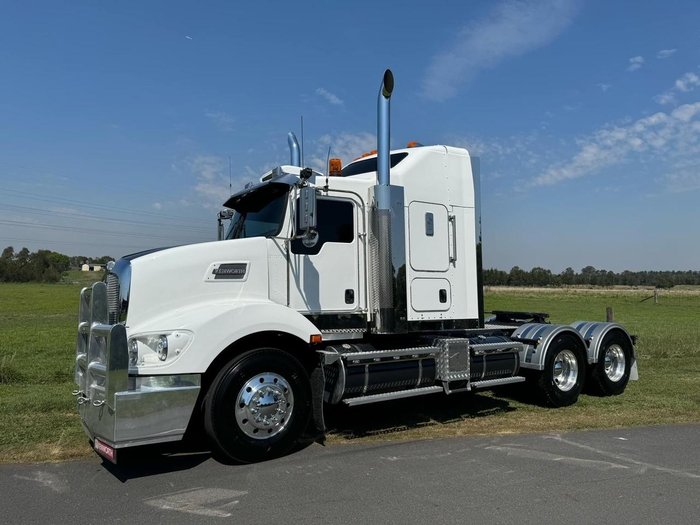 2017 Kenworth T409 - 110T Gcm CHOICE OF 5 UNITS White