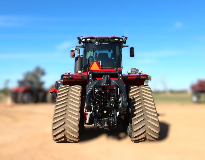 0 CASE IH 715 Steiger Quadtrac RED