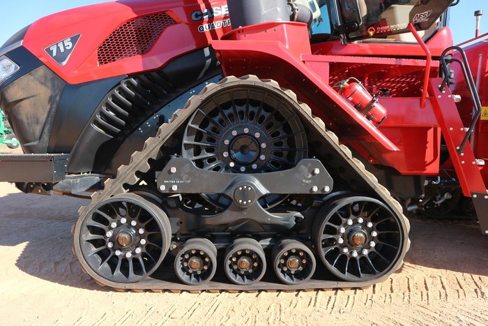 0 CASE IH 715 Steiger Quadtrac RED