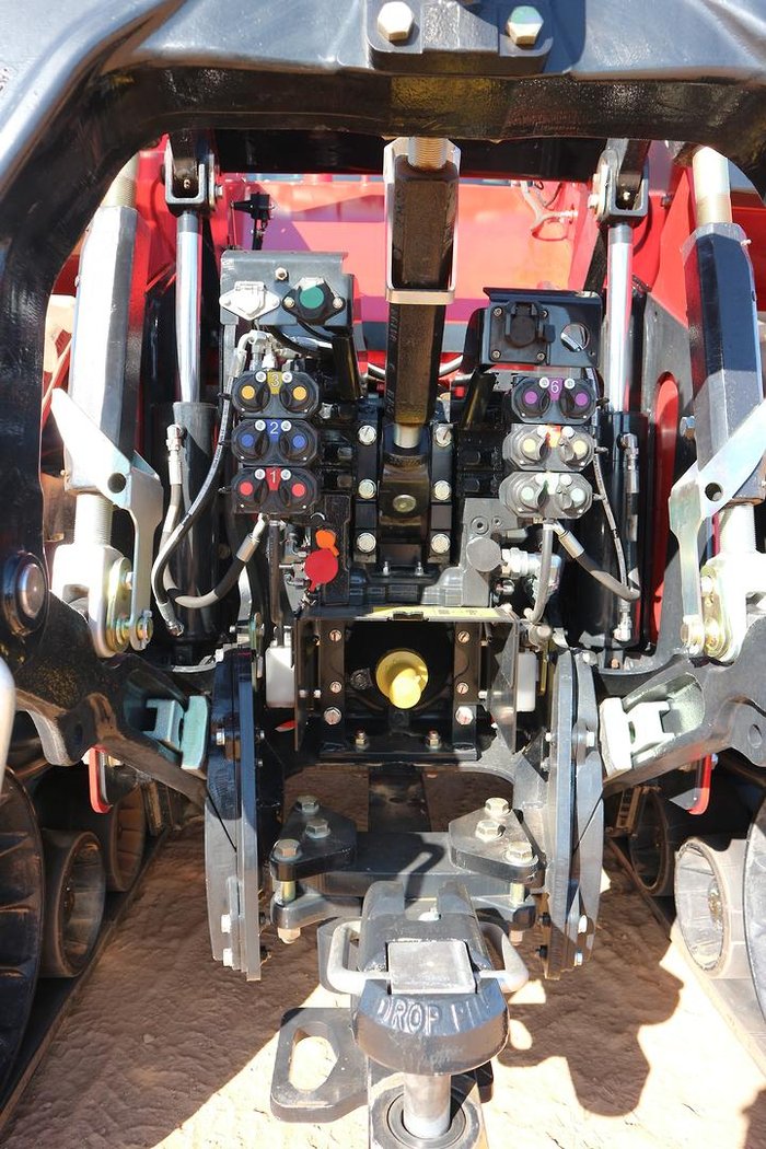 0 CASE IH 715 Steiger Quadtrac RED