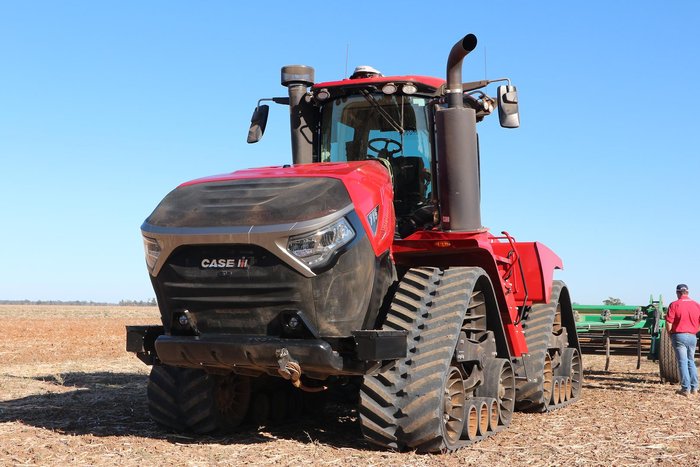 0 CASE IH 715 Steiger Quadtrac RED