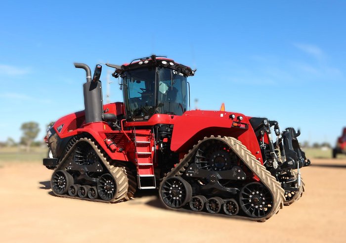 0 CASE IH 715 Steiger Quadtrac RED
