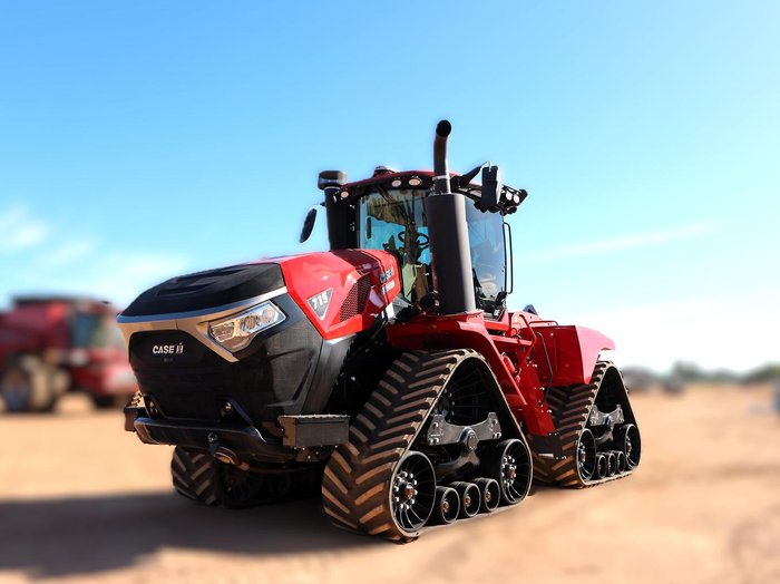 0 CASE IH 715 Steiger Quadtrac RED