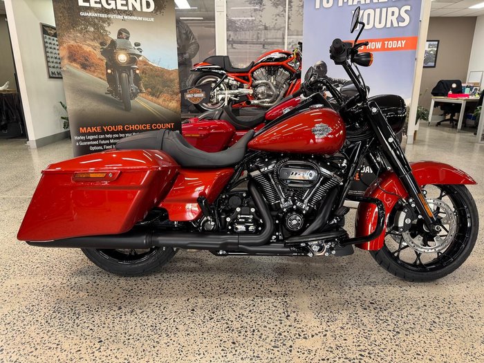 2025 Harley-Davidson Road King Special 114 (FLHRXS) Touring Red