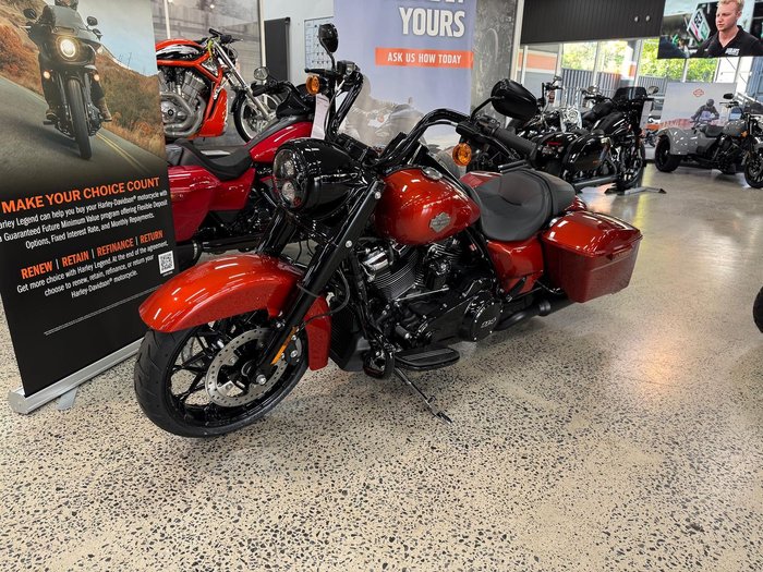 2025 Harley-Davidson Road King Special 114 (FLHRXS) Touring Red