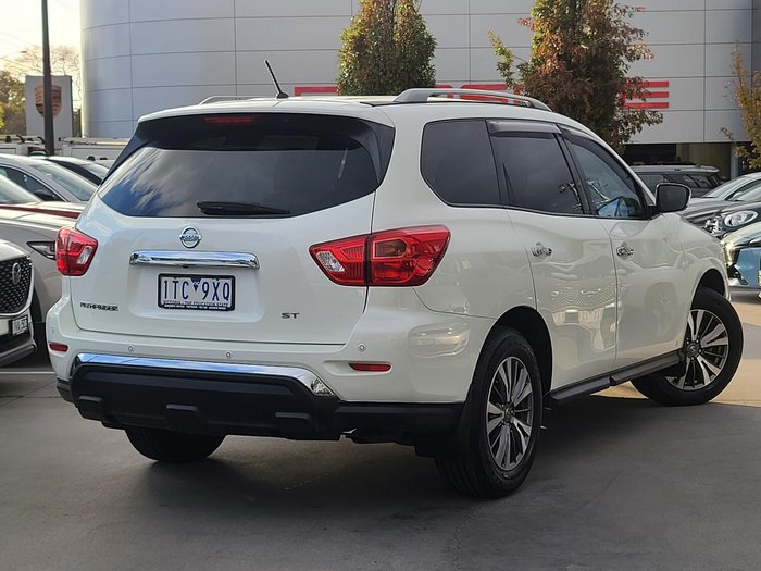 2020 Nissan Pathfinder ST