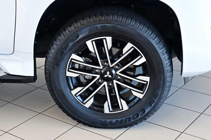 2024 Mitsubishi Pajero Sport Exceed