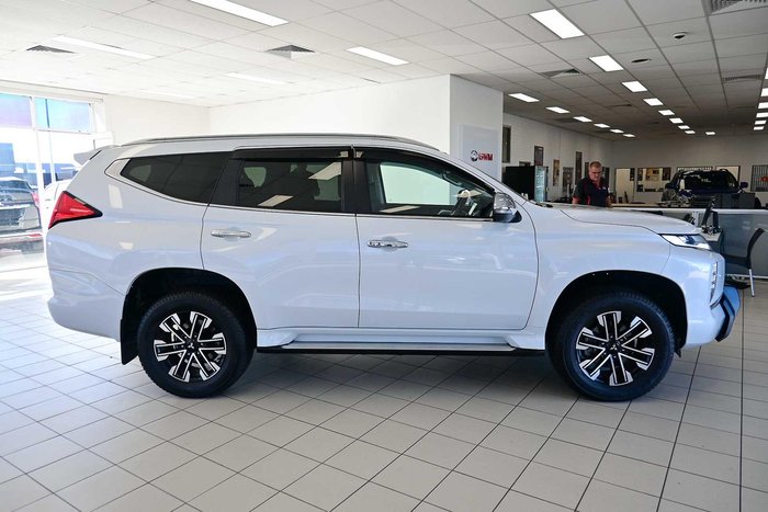 2024 Mitsubishi Pajero Sport Exceed