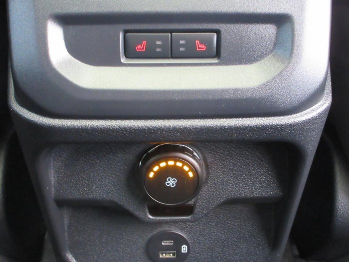 2023 Ford Everest Platinum