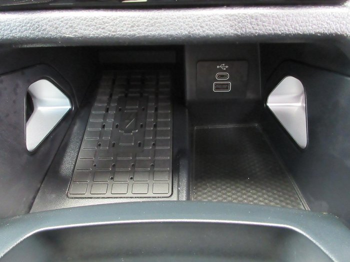 2023 Ford Everest Platinum