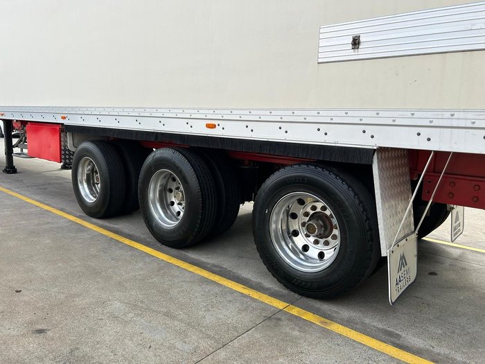 2013 Grey Star St3 22 Pallet Refrigerated Van, R/T
