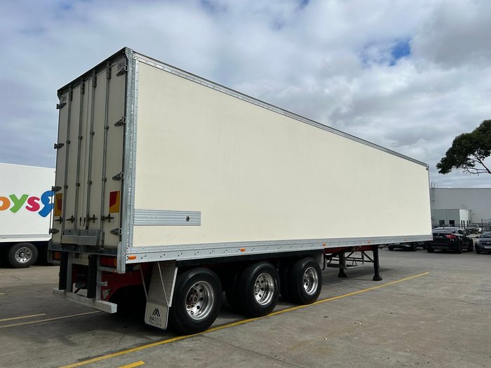 2013 Grey Star St3 22 Pallet Refrigerated Van, R/T