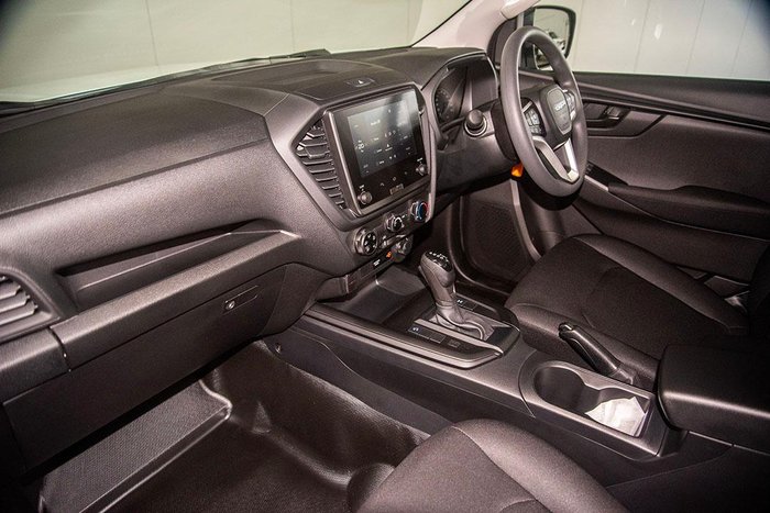 2025 Isuzu D-MAX SX
