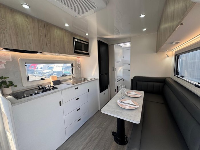 2025 Crusader Musketeer Palace My25 21'8Ft Double Bunk Family Van