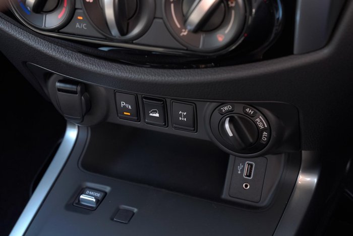 2024 Nissan Navara ST D23 MY24 4X4 Dual Range Solid White