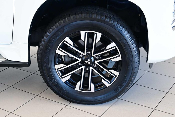 2023 Mitsubishi Pajero Sport Exceed
