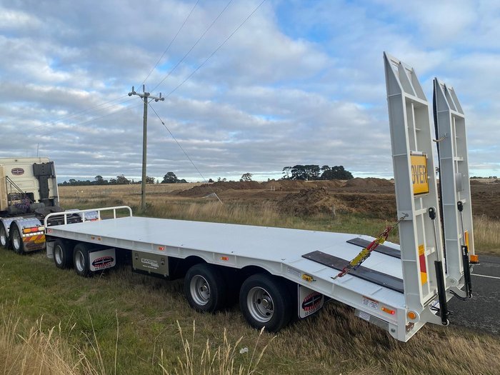 2025 Beavertail Dog Trailer Quad Axle