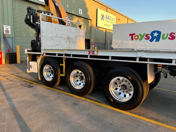 2016 Maxitrans St3 45' Semi Rear Mount Crane