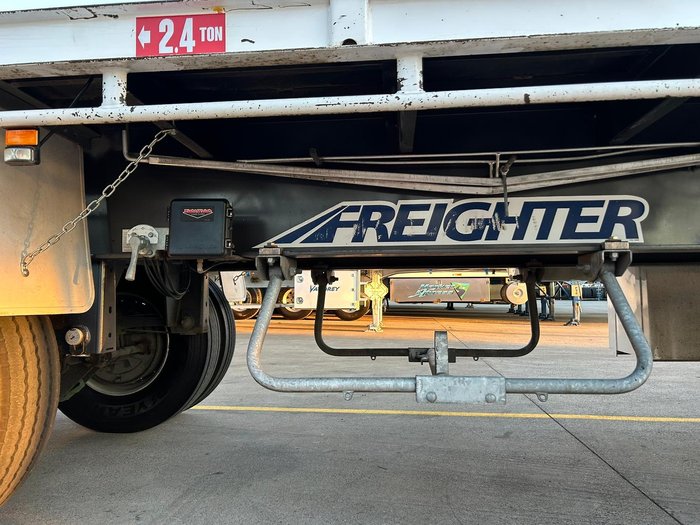 2016 Maxitrans St3 45' Semi Rear Mount Crane