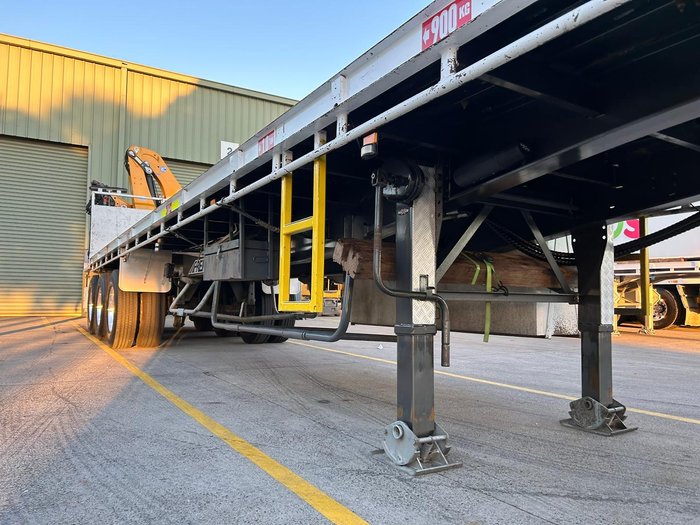 2016 Maxitrans St3 45' Semi Rear Mount Crane