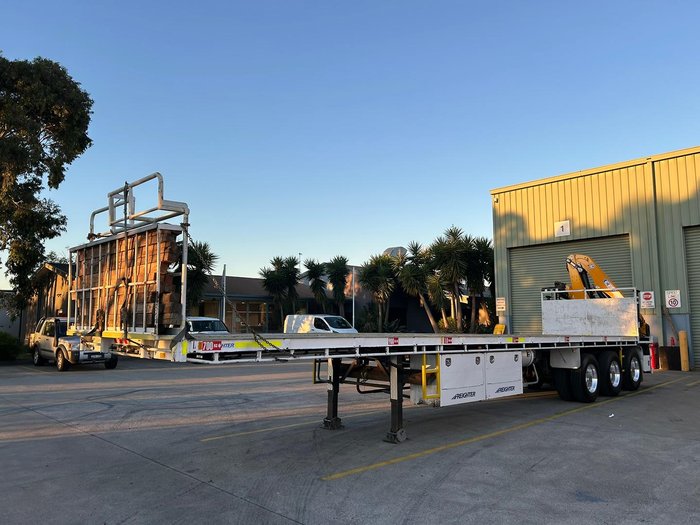 2016 Maxitrans St3 45' Semi Rear Mount Crane