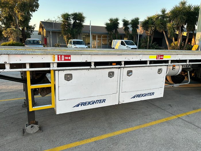 2016 Maxitrans St3 45' Semi Rear Mount Crane