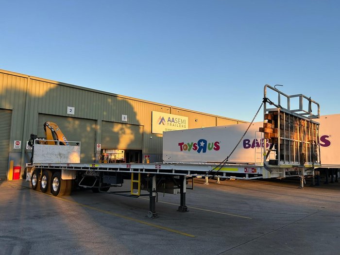 2016 Maxitrans St3 45' Semi Rear Mount Crane