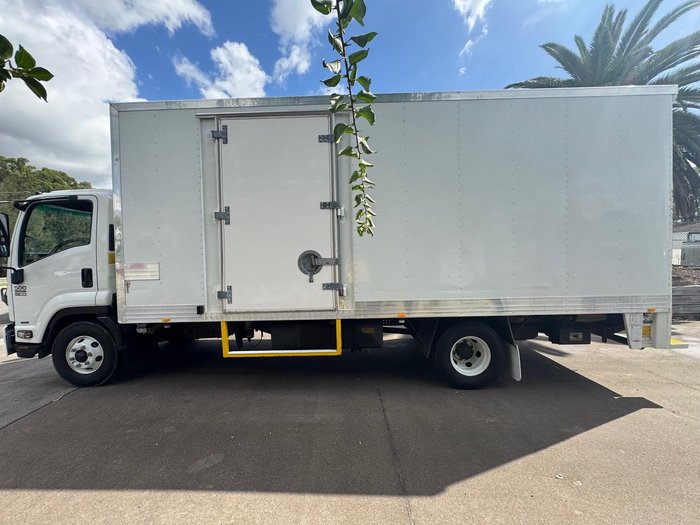 2015 Isuzu Frr FRR 500 WHITE