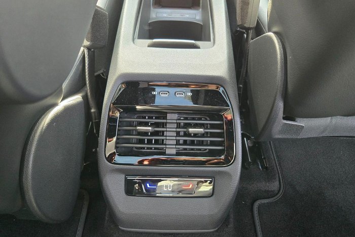 2025 Volkswagen ID.4 Pro