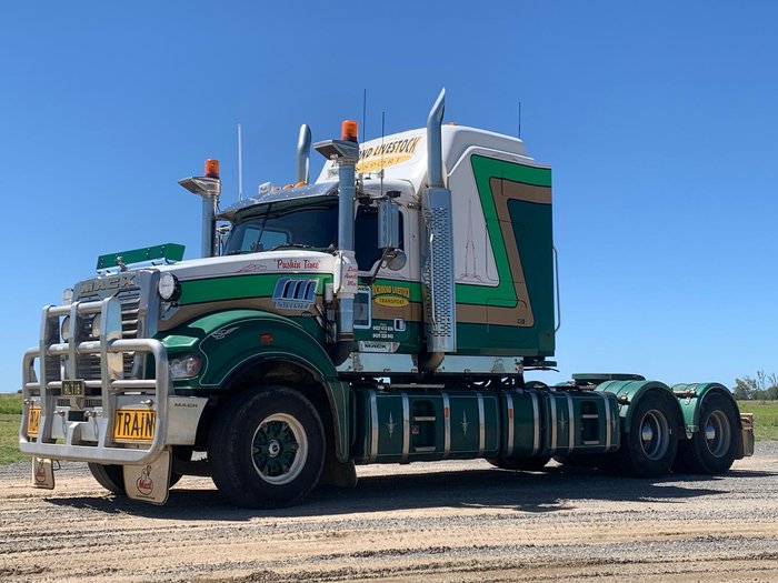 2017 Mack Titan