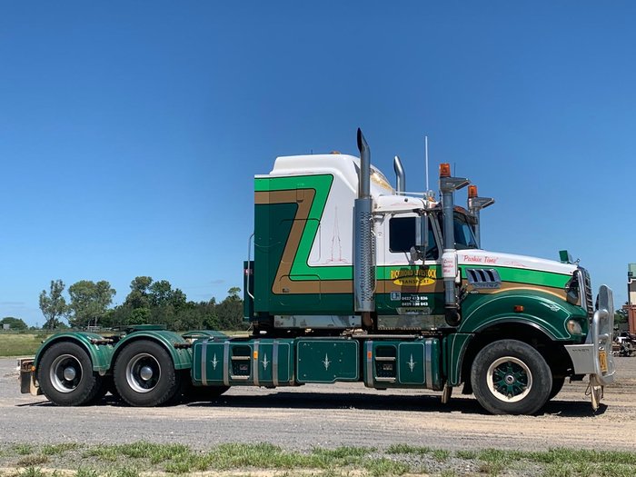 2017 Mack Titan