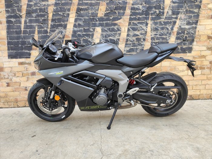 2025 TRIUMPH DAYTONA 660 LAMS ROAD GREY
