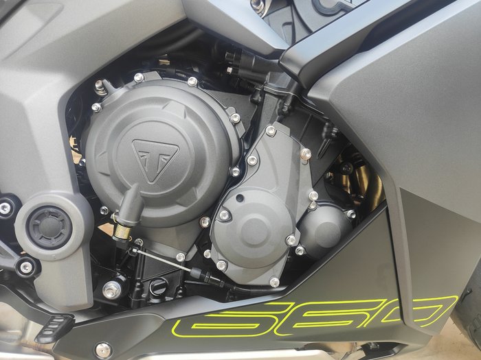 2025 TRIUMPH DAYTONA 660 LAMS ROAD GREY