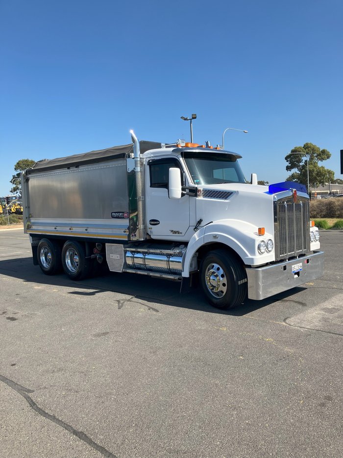 2021 Kenworth T410 SAR WHITE