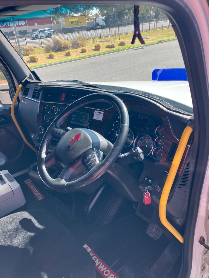 2021 Kenworth T410 SAR WHITE