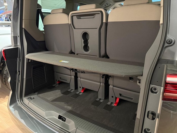 2025 Volkswagen Multivan TDI360 Life