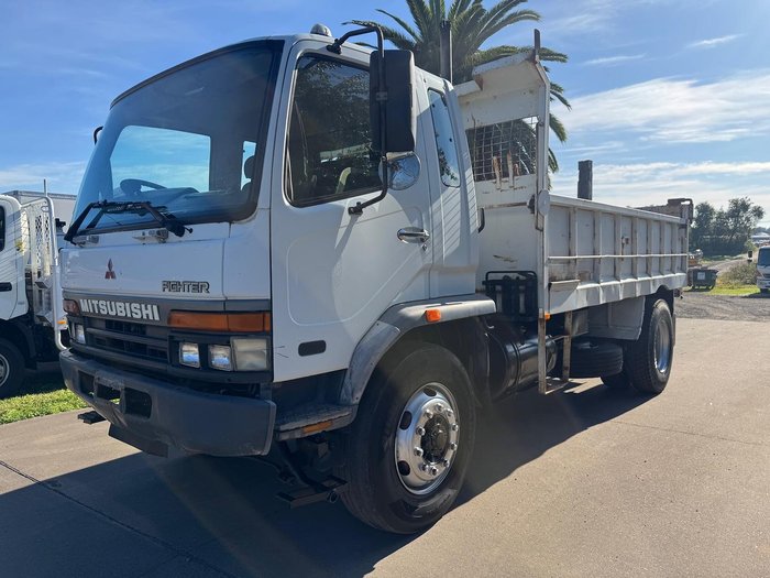 1998 Mitsubishi Fm WHITE