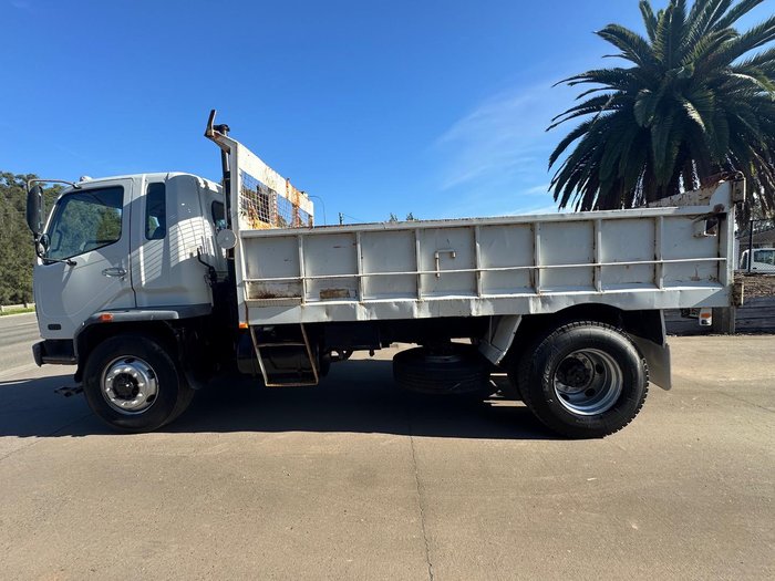 1998 Mitsubishi Fm WHITE