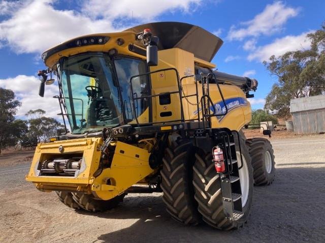 2019 New Holland Cr8.90