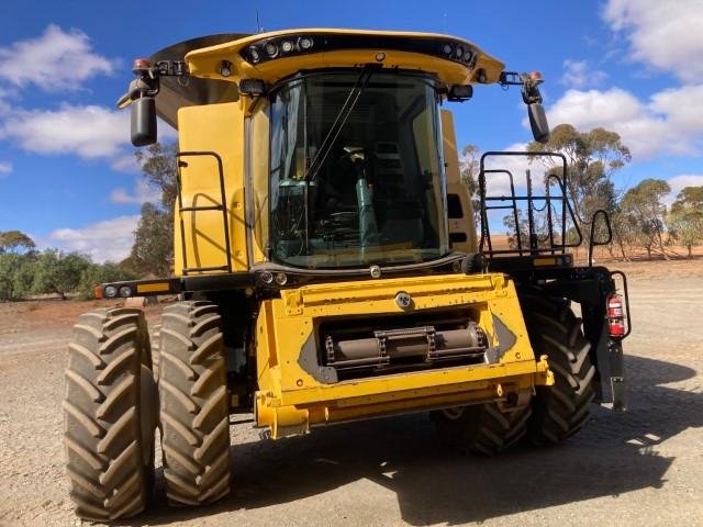 2019 New Holland Cr8.90